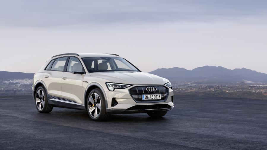  Audi e-tron 55 Quattro 2019 года  (WW) (фото 22 из 452)